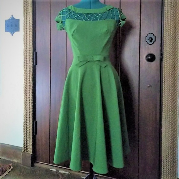 Tatyana Dresses & Skirts - Tatyana Green Hipster Dress